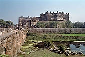 Orchha - Palace area, from the bridge on the river Betwa 